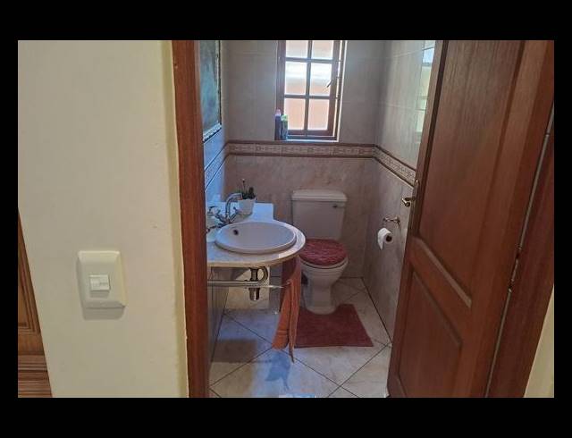 4 BEDROOM FREEHOLD FOR SALE IN LINMEYER